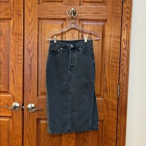 Levi's Black Pencil slit denim Skirt, size 24
